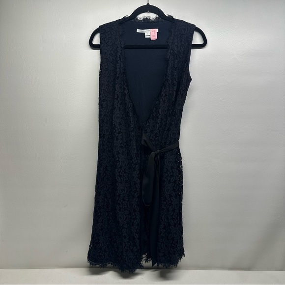 Diane Von Furstenberg Black Lace wrap  Dress size 2 - Picture 2 of 10